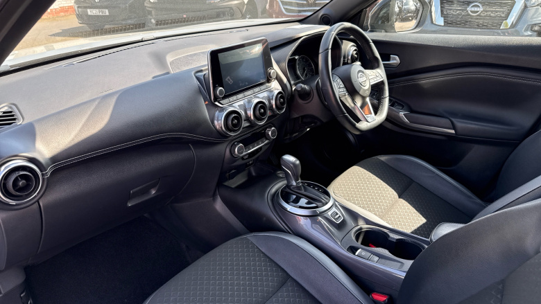 Nissan Juke 1.0 DiG-T 114 N-Connecta 5dr DCT Petrol Hatchback